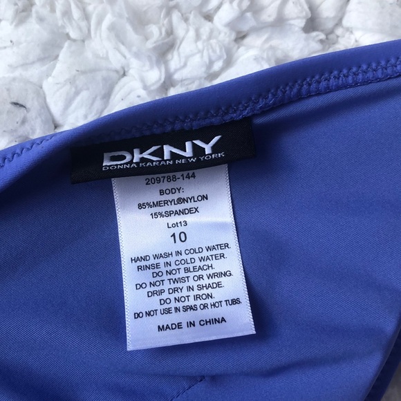 🌺NWOT DKNY Swimsuit One Piece SZ 10🌺 - Picture 3 of 5